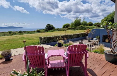 Galway House | SPECTACULAR, UNINTERRUPTED SEA VIEWS - 3 MINUTES DRIVE TO FINE DINING