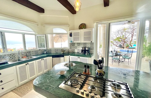 Conchas Chinas House | Spectacular View Villa 5 min from Zona Romantica