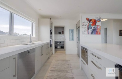 St. Heliers Apartment | Spectacular Views in St Heliers