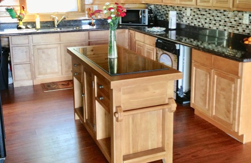 Luray Cabin | Spectacular Views, Swimming Pool, Hot Tub, Real Log Fires, Mountain Getaway