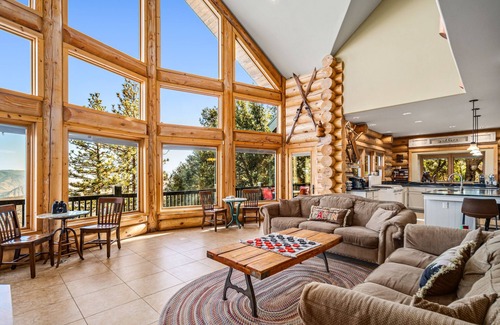 Alta Sierra Cabin | Spectacular West Coast Cabin: Bike, Hike & Ski!