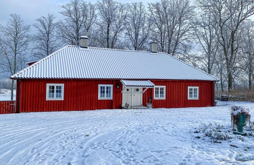 Eskilstuna Municipality Apartment | Spend a relaxing vacation in this beautiful apartment near a lake.