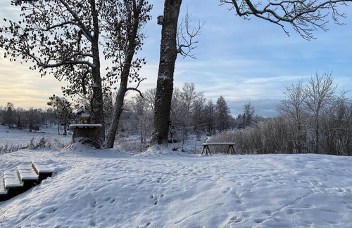 Eskilstuna Municipality Apartment | Spend a relaxing vacation in this beautiful apartment near a lake.