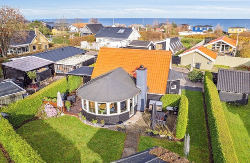 Tørresø House | Spend a wonderful holiday in this holiday home in the north of the island of Funen.