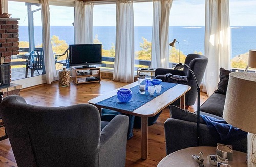 Larvik House | Spend an unforgettable vacation in the cottage with wonderful sea panorama.