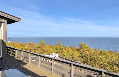 Larvik House | Spend an unforgettable vacation in the cottage with wonderful sea panorama.