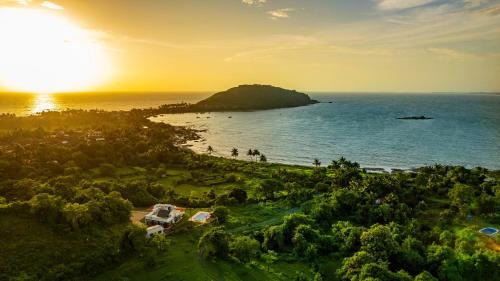 Korlai Villa | Spicy Mango Ocean Paradise - Luxurious Sea View Villa In Alibaug