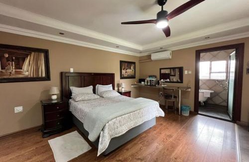 Middelburg House | Spies Villa - Fast Wi-fi, Netflix and Generator