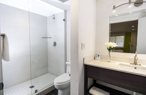 Naples Hotel | Spinnaker Inn of Naples