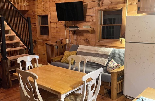 La Pointe Cabin | Spirit Lodge- Log Cabin with Large front porch
