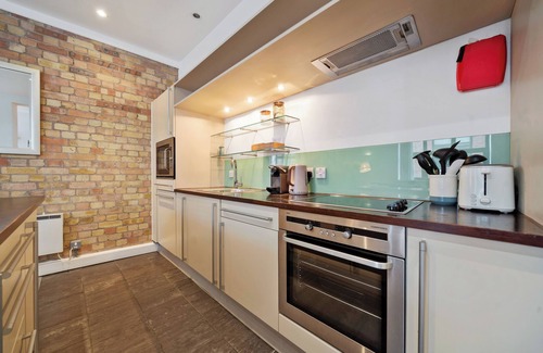 Bishopsgate Apartment | Spitalfields Sanctuary - 100sqm, 2 Bed 2 Bath By Liverpool Street Station