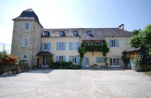 Precilhon House | Splendid rural Chateau/Manor house with a pool for your big family vacation