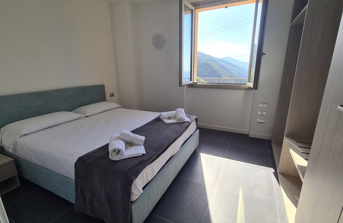 San Bernardino Apartment | ☆ Splendid Sea View and Relax ☆ Family/Couple - HOMY 5 TERRE
