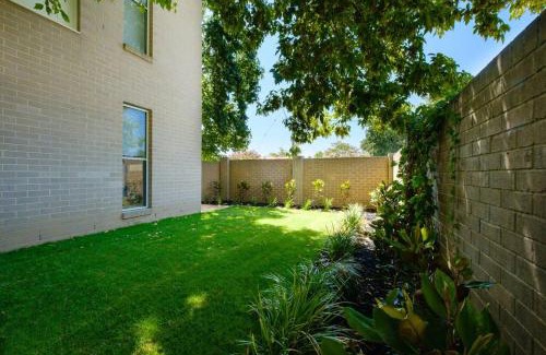 Albury House | Splendour on Sackville
