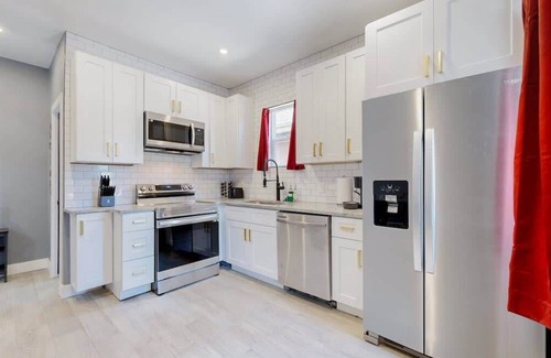 Washington Park West House | Spooky 4 bedroom Victorian near Wash Park