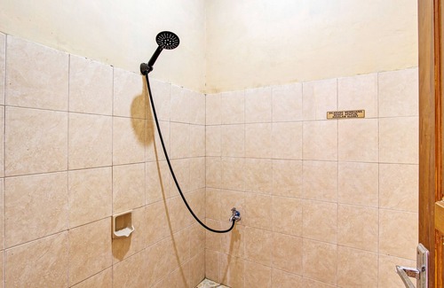 Ambarawa Hotel | SPOT ON 92791 4 Saudara Hotel