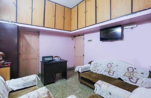 Garia Hotel | SPOT ON Biswabani Guest House Near Kavi Nazrul Metro Station