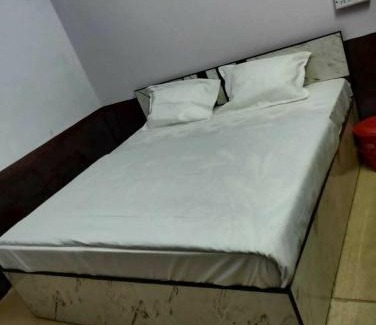 Hasanpur Hotel | SPOT ON Hotel New Bright