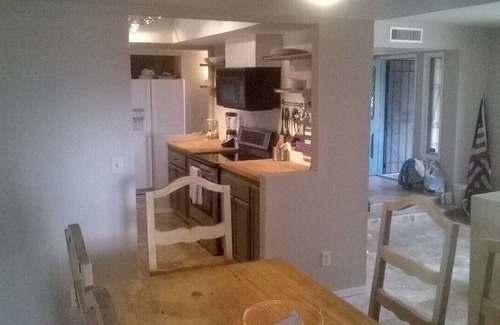 Alhambra House | SPOTLESS REMODEL/BASEBALL AND AIRPORT 15 MIN. AWAY/CENTRAL PHOENIX!