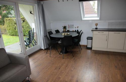 Zwiggelte House | Spotvogel I Vacation Home