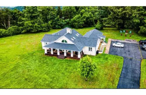 Waynesboro House | Sprawling 9 BR Mountaintop Oasis with BlueRidge Views