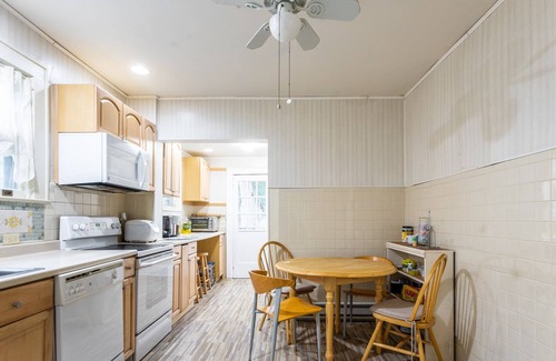 Kinnelon House | Sprawling Lakeside Retreat: 32 Acres, 3BR/2Bath