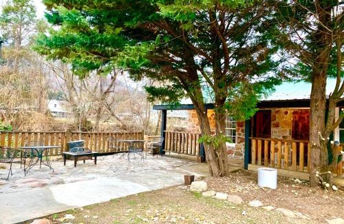 Hot Springs Hotel | Spring Creek Hotel
