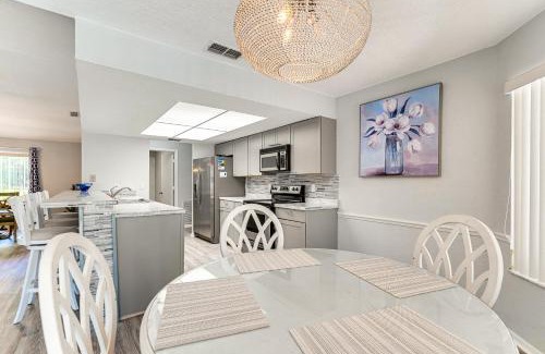 Spring Hill House | Spring Hill Home Private Pool, 9 Mi to Beach!