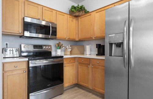 Surprise Farms House | Spring Training Special. Spacious 4 bedroom/Big backyard in Surprise