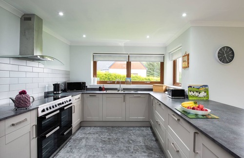 Drumnadrochit House | Springbank Lodge by Interhome