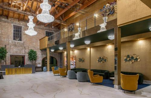 Arts/Warehouse District Hotel | SpringHill Suites by Marriott New Orleans Warehouse Arts District
