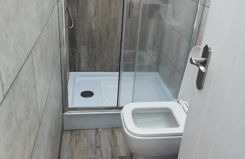 Charlesworth Apartment | Springmeadow Guest House