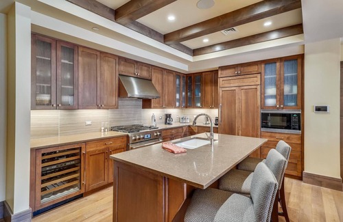 Stowe Area Condo | Spruce Adventure: slopeside 3 br, fireplace, a/c, garage, resort access!