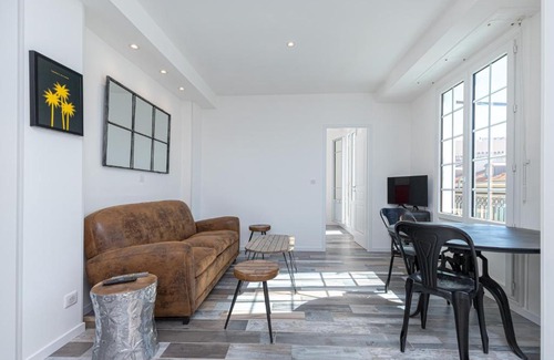 Cimiez Apartment | Squared Head-Apartment with Terrace in Nice