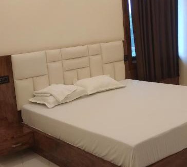 Muzaffarpur Hotel | Sri Banshi Garden