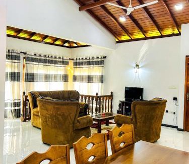 Galle Bed & Breakfast | Srisara Villa Galle