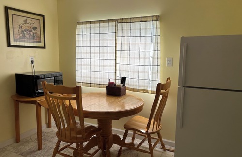 St Albans House | St Albans - Large 1 Bed 1 Bath entire home waiting for you. Quiet and Peaceful.