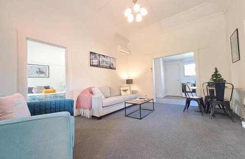 St. Clair House | St Clair Apartment - 2 Bedrooms