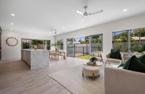 Port Douglas Villa | St Crispins Villa 1 with private heated Pool