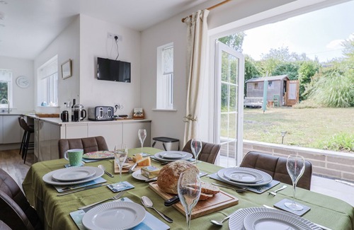 Charmouth Cottage | ST HELENA, pet friendly, country holiday cottage in Charmouth