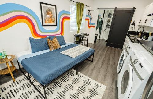Beverly Green House | St Louis Private Vegas Oasis Prime Location, Patio & Games