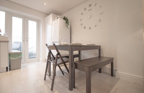 Roath House | St. Peters House (5 beds)