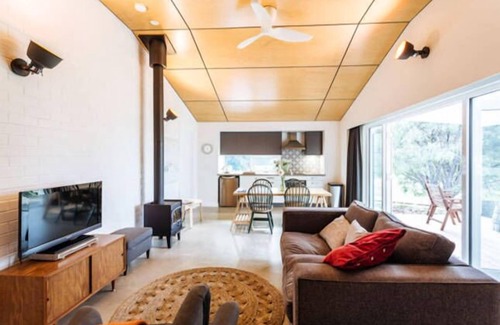 Robinson House | Stablebase - contemporary country accommodation
