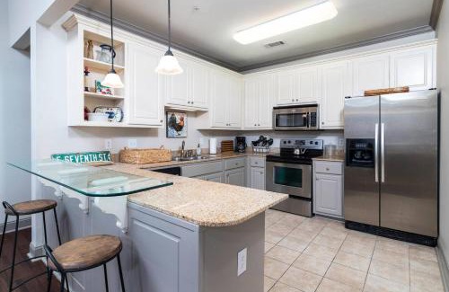 Oxford Resort | Stadium View 3 Bed 2 Bath Condo