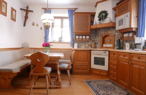 Hallein House | Stadthaus Franz Josef - Franz apartment for 4 to 6 people in Hallein near Salzburg