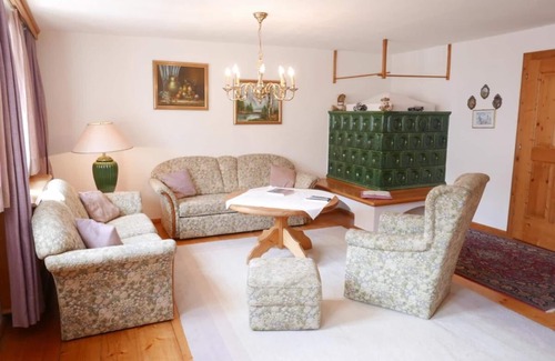 Hallein House | Stadthaus Franz Josef - Franz apartment for 4 to 6 people in Hallein near Salzburg
