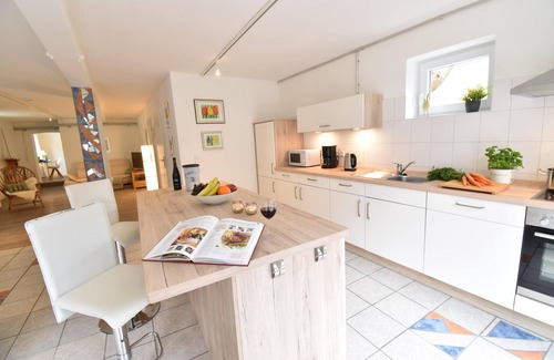 Flensburg Apartment | Stadtloft - shower room, WLAN, terrace, garden furniture, washing machine, TV