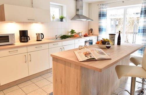 Flensburg Apartment | Stadtloft - shower room, WLAN, terrace, garden furniture, washing machine, TV