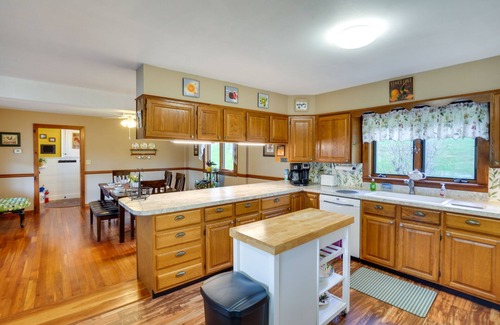 Stamford House | Stamford Farmhouse w/Deck in Catskill Foothills