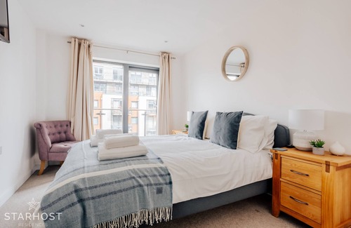 Southampton City Centre Apartment | StarHost Residences | Stylish 2 bedroom apartment in Ocean Village